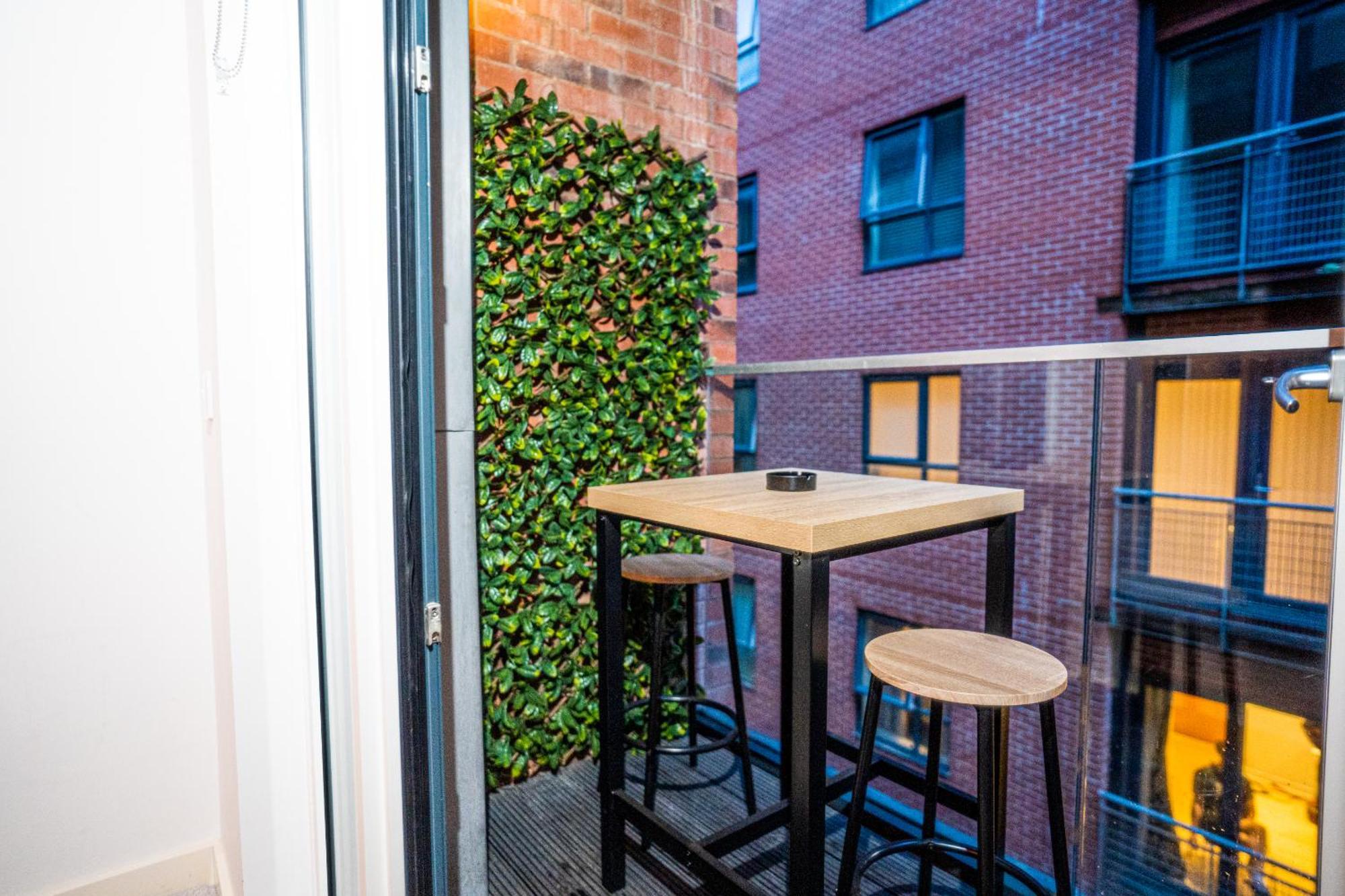 Manchester City Centre Apt With Balcony & Free Parking - Including Free 1-Hour Late Check-Out For Bookings On The 29Th 31St May, Justeat Voucher For 2-Night Stays Minimum! Exterior foto